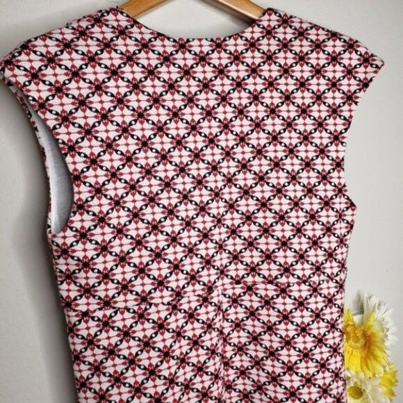 Amadi Empire Sleeveless Dress Red & White – Geometric Floral Pattern - Picture 6 of 12